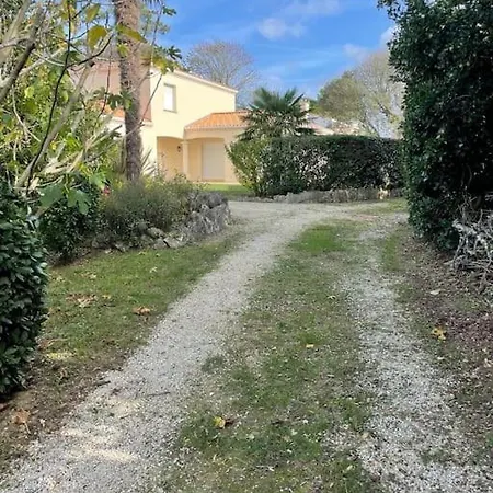 Villa St Palais, Maison Avec Piscine A 200m De La *