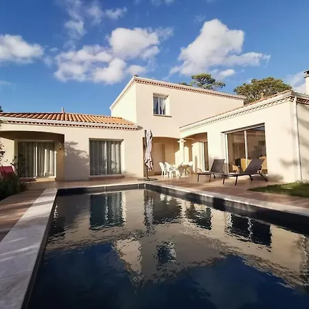 St Palais, Maison Avec Piscine A 200m De La *