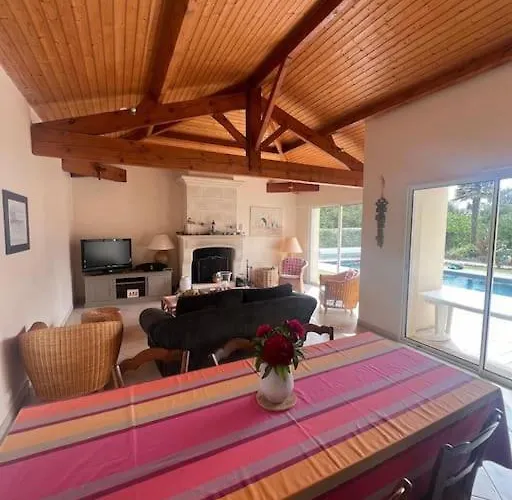 St Palais, Maison Avec Piscine A 200m De La Saint-Palais-sur-Mer