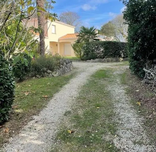 Villa St Palais, Maison Avec Piscine A 200m De La *